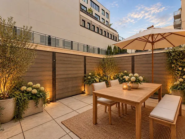 214 N 11th St APT 1V, Brooklyn, NY 11211