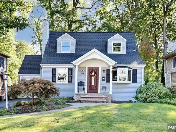 784 Millbrook Rd, River Edge, NJ 07661