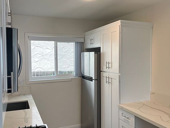 5th image of 5057 Narragansett Ave Unit 7