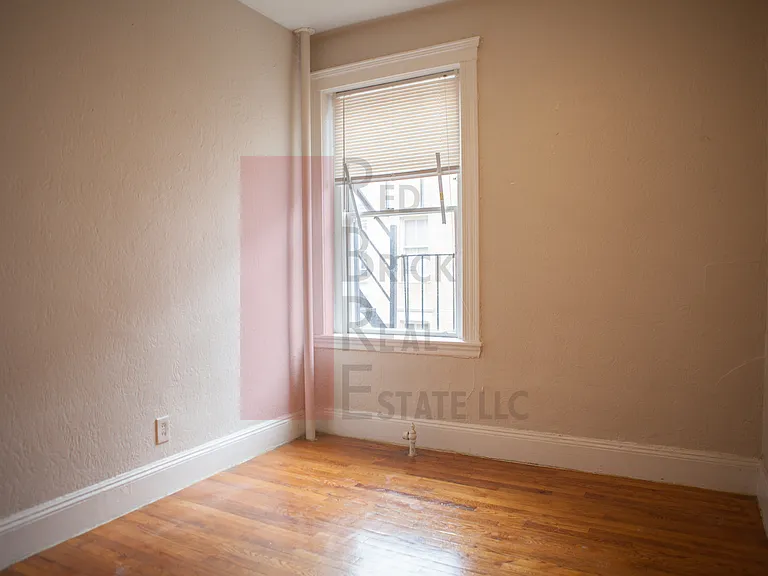 28 Anderson St #5 — Photo 5