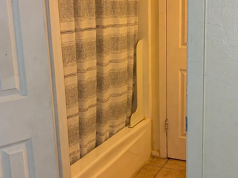 3510 Crestside Dr — Photo 17