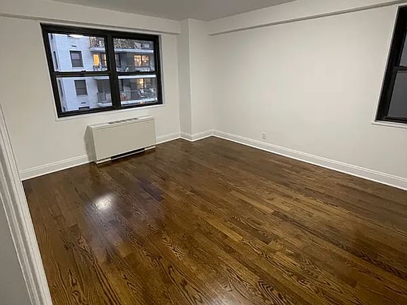 3rd image of 400 E 89th St APT 3P