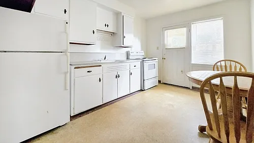 9203 W. Wisconsin Ave. Apt. 2 - Conveniently Located 2 Bedroom Apartment Walkable to Froedtert, W... — Photo 3