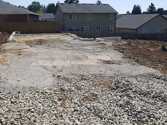5th image of 5901 NE 42nd Ct