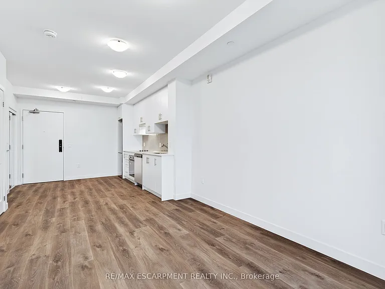 461 Green Rd #220 — Photo 9