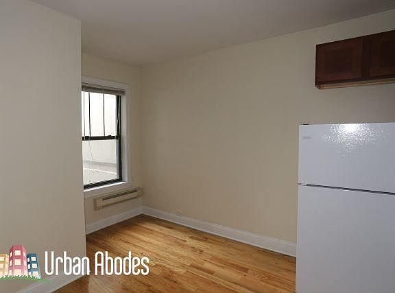 4th image of 1347 N Dearborn St #Ua501