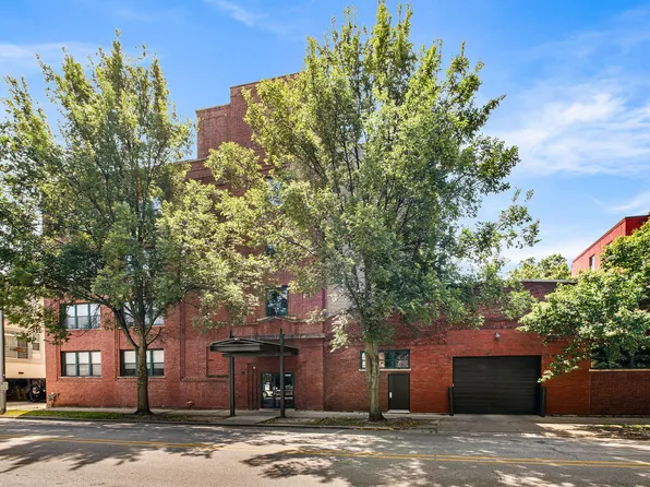 7240 Franklin St APT 2C, Forest Park, IL 60130