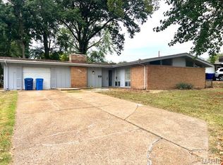 505 Ridge Dr, Florissant, MO 63033