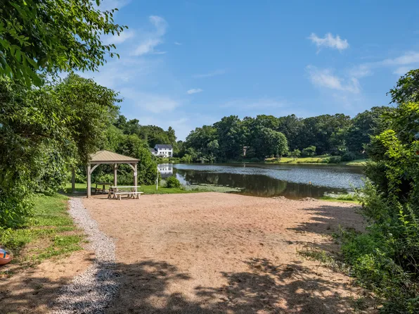 148 Meadow Hills Drive, Guilford, CT 06437