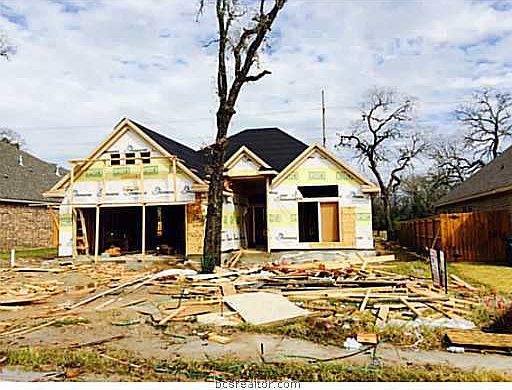 3rd image of 2628 E Forest Oaks Dr