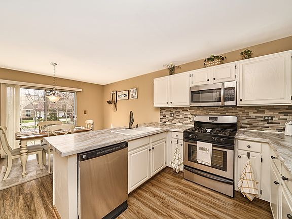 5th image of 161 Parkview Dr