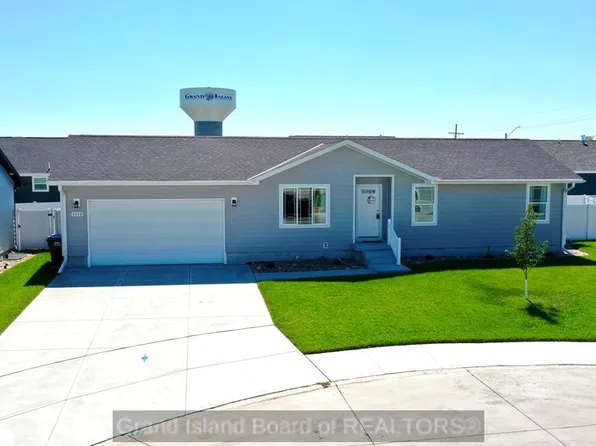 4359 Leon Cir, Grand Island, NE 68803