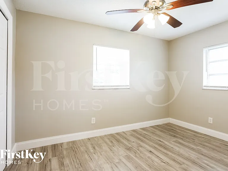 2740 SW 7th St — Photo 13