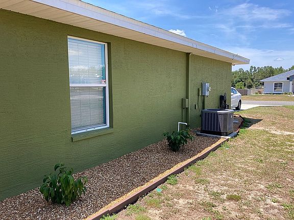 3rd image of 10110 SE 122nd St