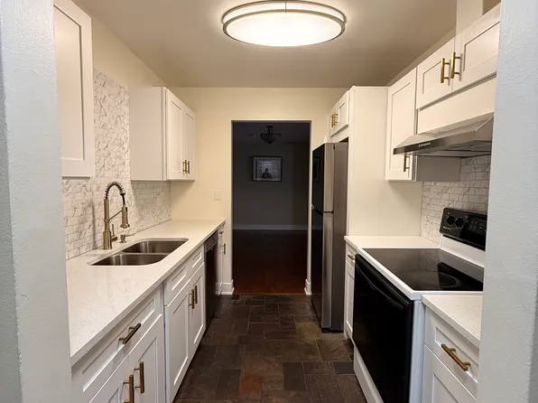 2500 Windsor Mall APT 1m, Park Ridge, IL 60068