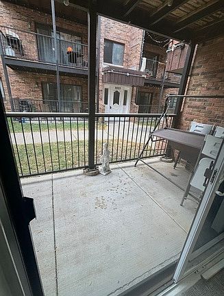 4th image of 1915 W Granville Ave APT 102