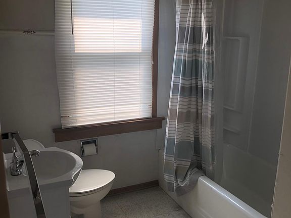5th image of 600 Sellers Ave