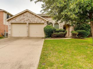 5825 Paloma Blanca Dr, Fort Worth, TX 76179