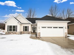 56 Glen Meadow Dr, East Amherst, NY 14051