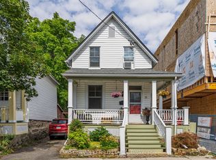 15 Lowrey St, Ottawa, ON K1Y 2S5
