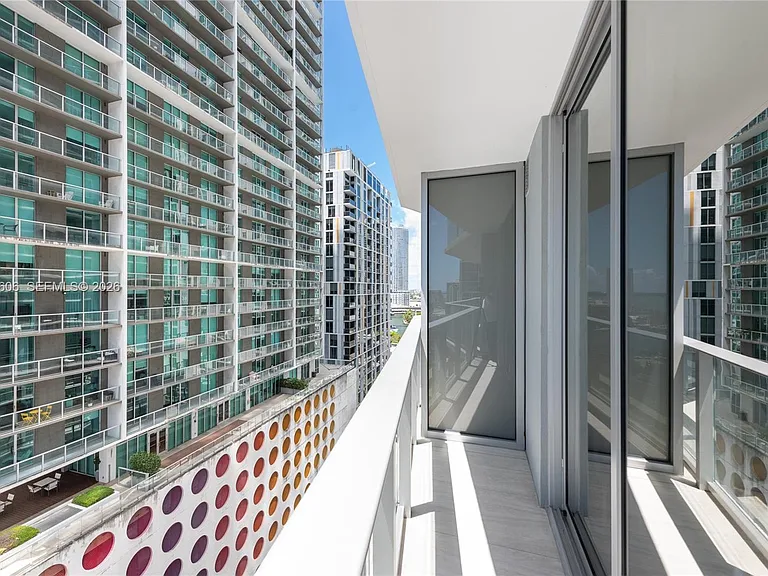 77 SE 5th St #1813 — Photo 15