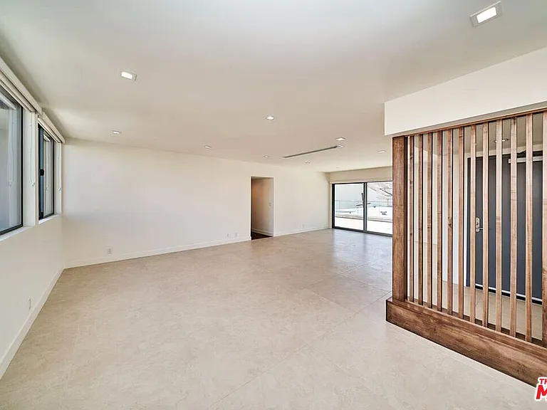 145 S Maple Dr #401 — Photo 10