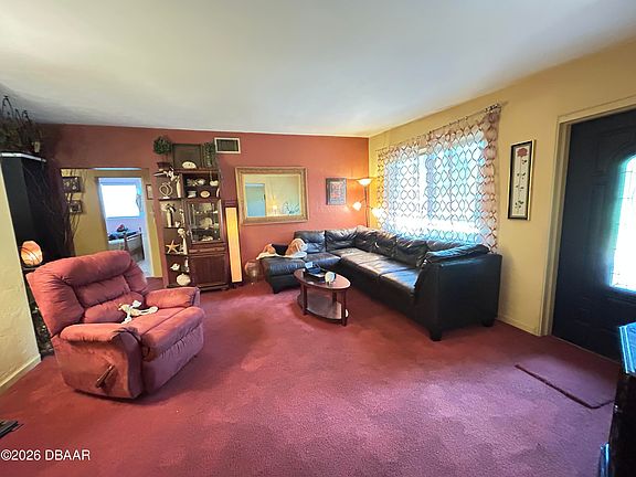 4th image of 608 Dixie Ln