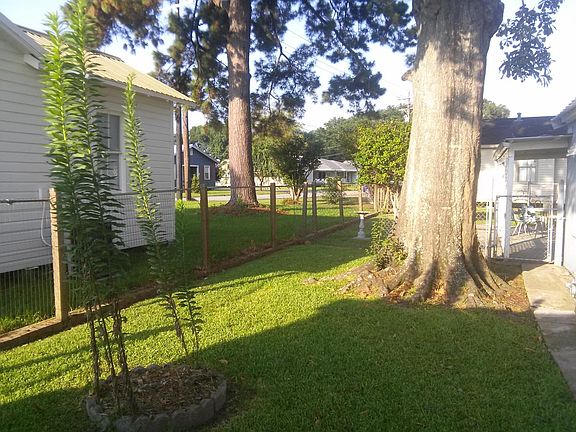 5th image of 303 Saint Julien Ave