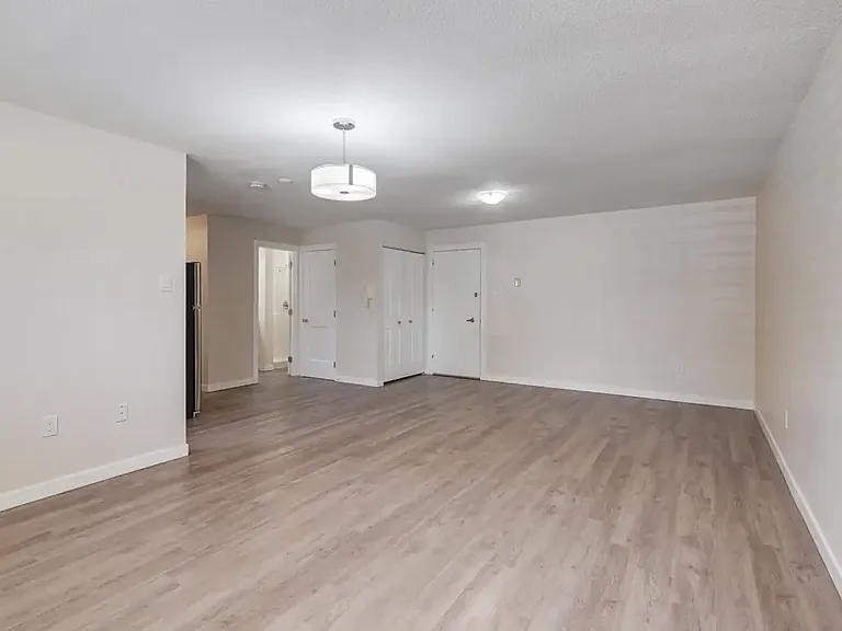 2291 Southview Dr SE #302 — Photo 15