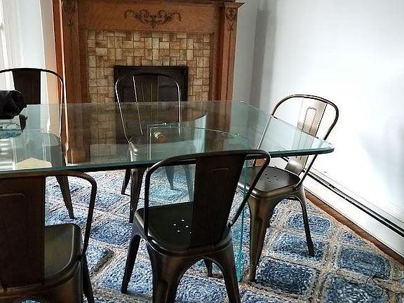 3rd image of 572 College Ave SE #1