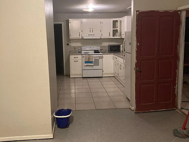 18465 Gadsden St — Photo 2