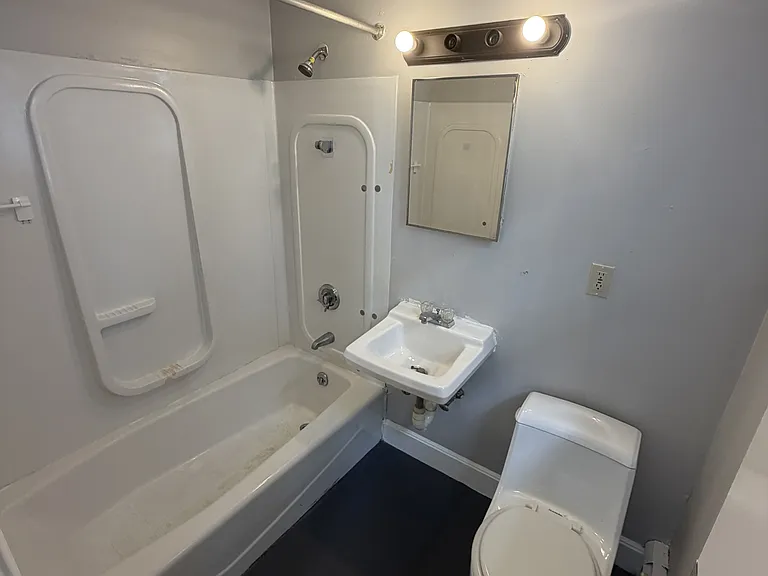 598 Brock Ave #3RS — Photo 4