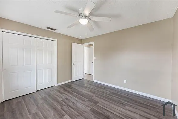 2420 S Lake Ave — Photo 8