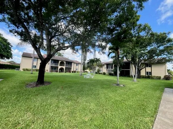 304 Pine Cir #C-2, Lake Worth, FL 33463