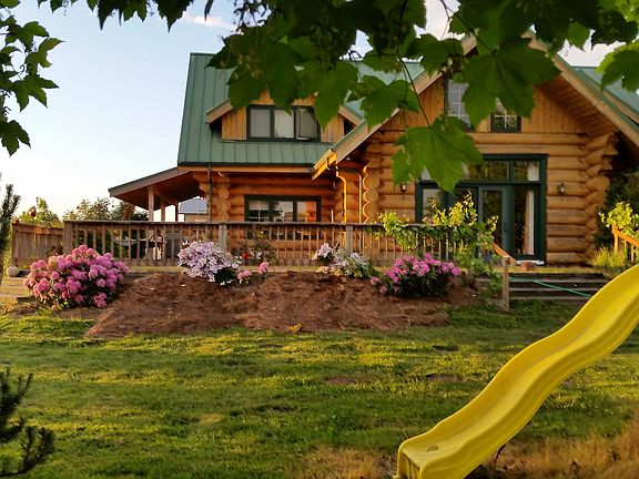 Custom log with lot of deck