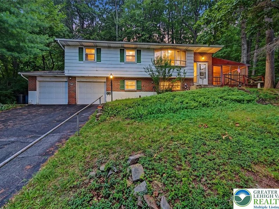 1st image of 205 W Plainfield Ave