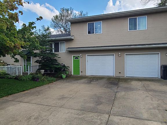 2nd image of 510 NE Grove St