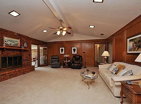3rd image of 1900 Greenway Dr