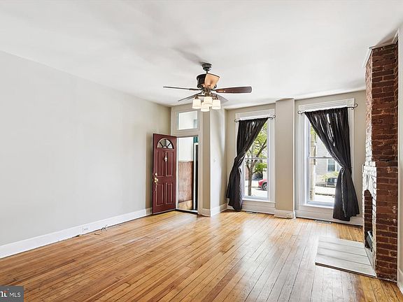 5th image of 1010 S Ellwood Ave