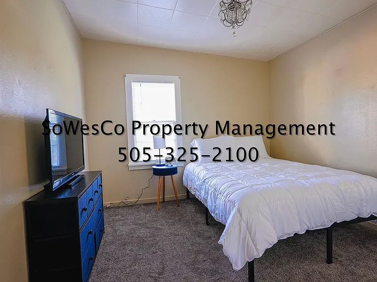 1011 N Monterey Ave — Photo 9