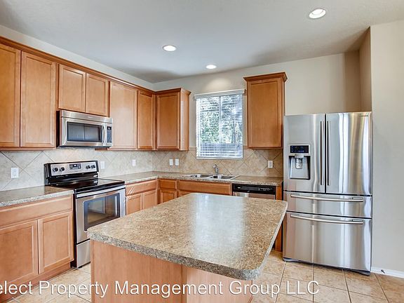 3rd image of 830 Cowhide Dr
