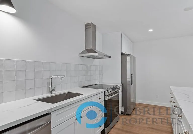 3645 Logan Ave — Photo 6