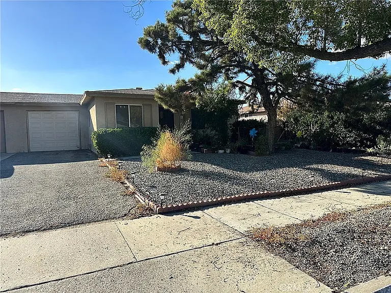 573 San Rogelio St — Photo 1
