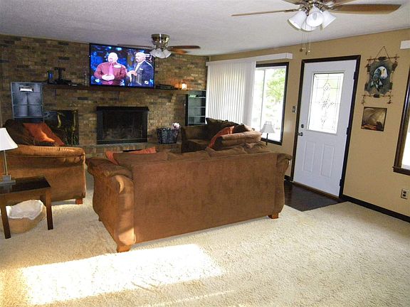 2nd image of 1109 N Helfrich Ave