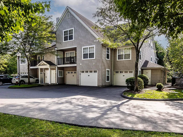Riverwood at New Canaan — Photo 21