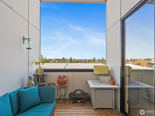 3219 California Avenue SW #A, Seattle, WA 98116