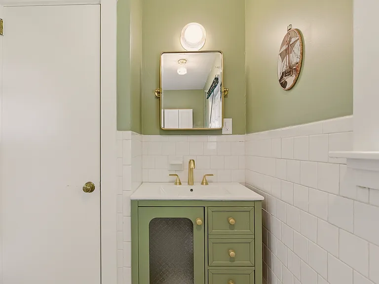 40 Catherine St — Photo 25