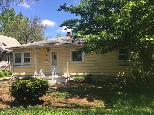 4 Florida Dr photo 1