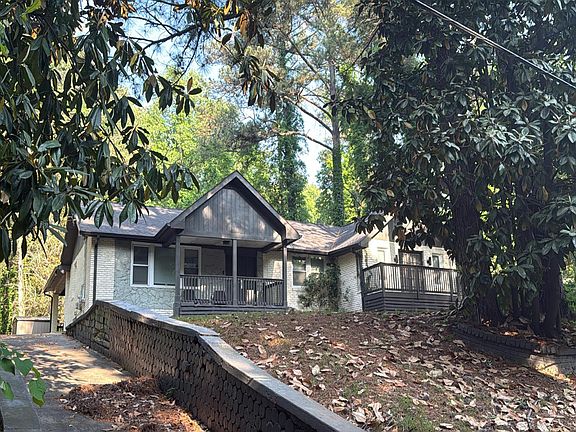 3rd image of 2055 Grant Rd SW