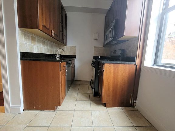 5th image of 251 W 81st St #7U